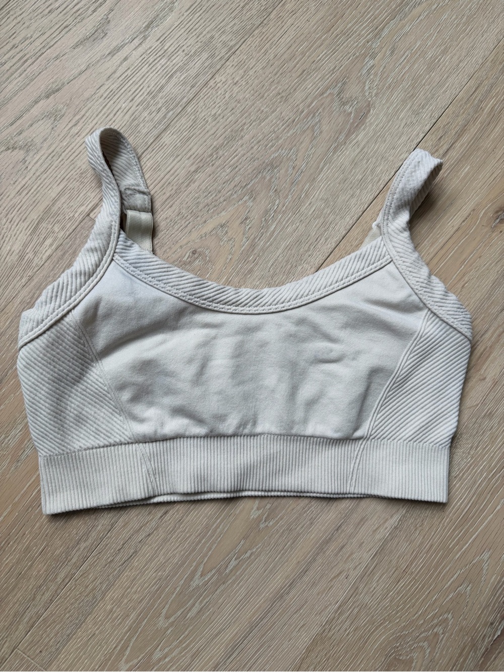 Old Navy Active Seamless Sports Bra S • Ribbed Light Support Neutral Beige/Cream